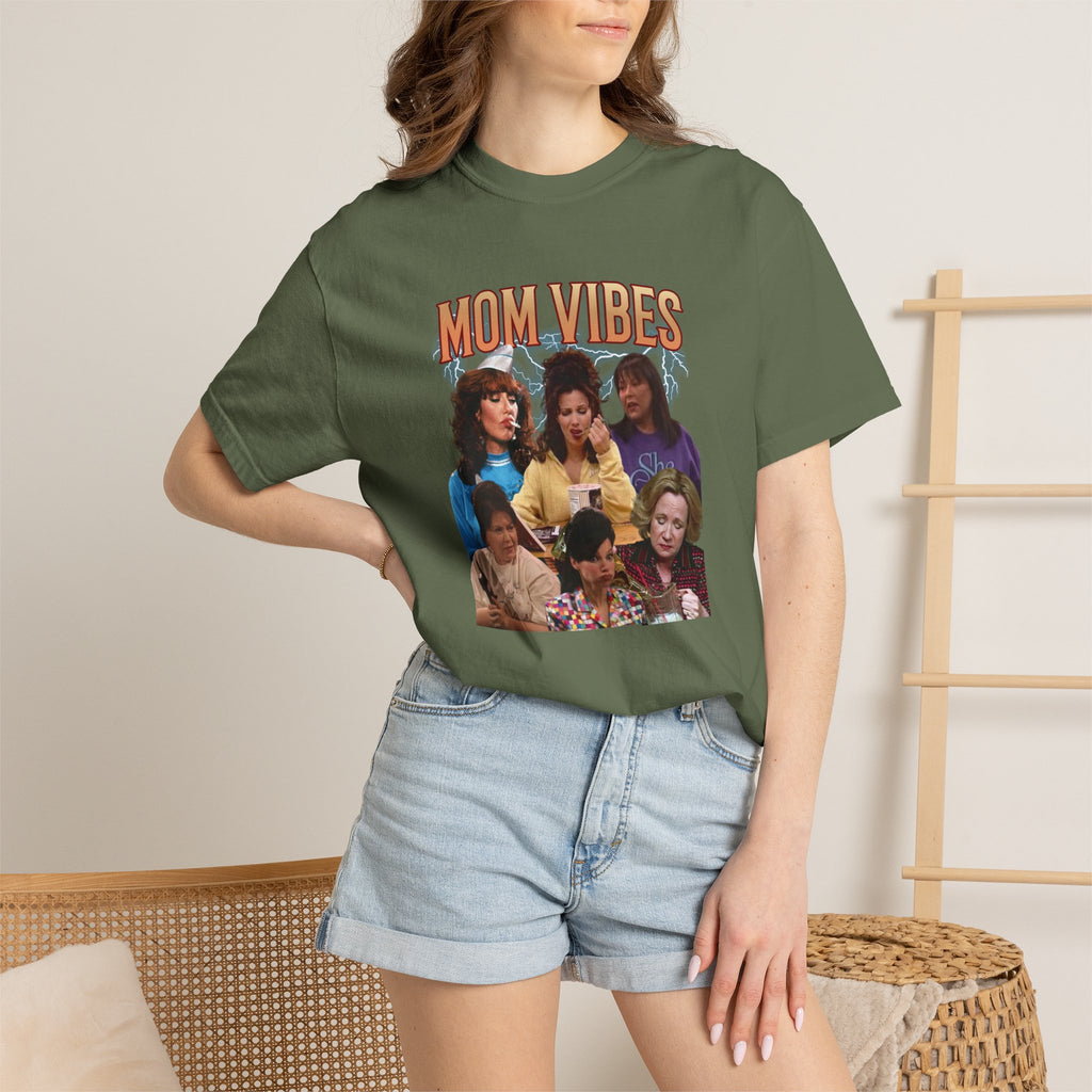 Mom Vibes Graphic T-Shirt — Retro Mom Squad Vintage Style Tee