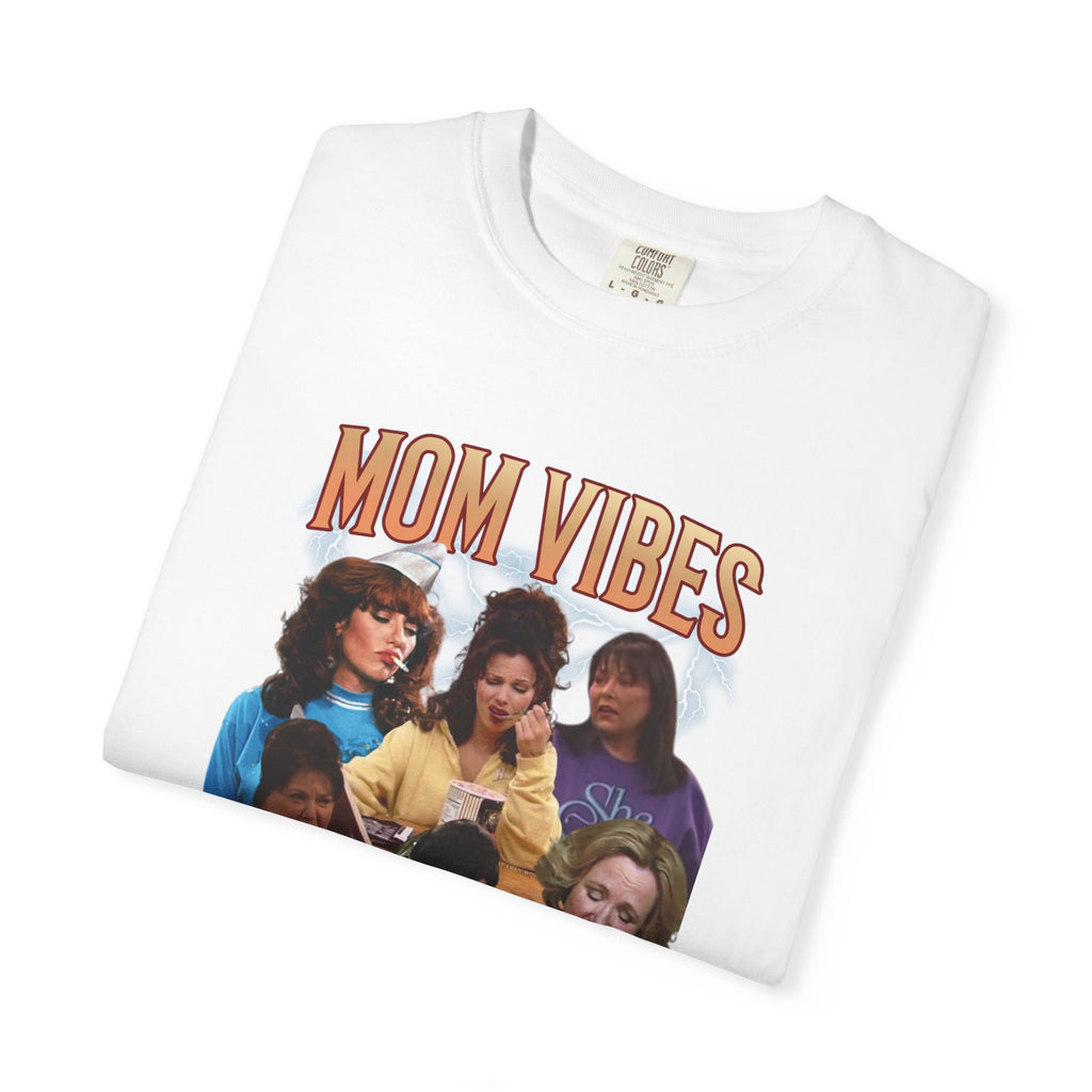 Mom Vibes Graphic T-Shirt — Retro Mom Squad Vintage Style Tee