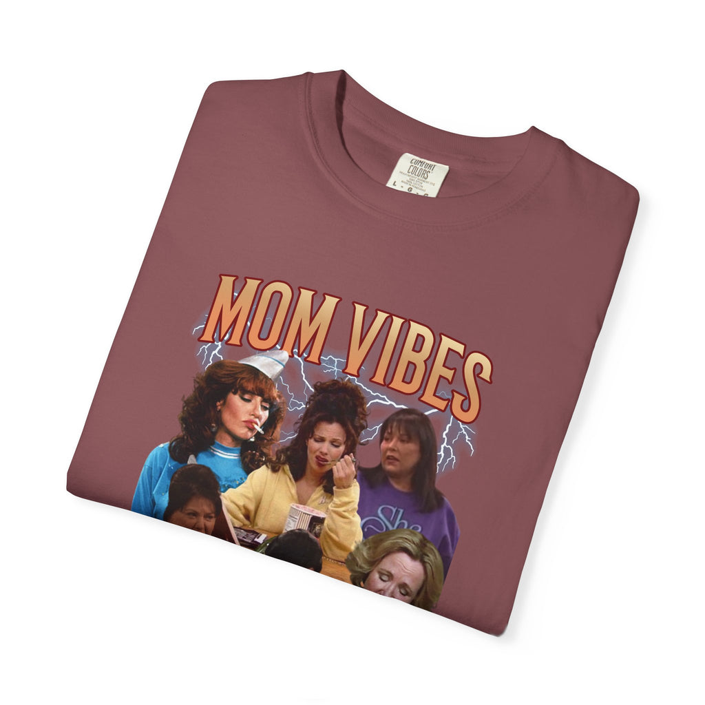Mom Vibes Graphic T-Shirt — Retro Mom Squad Vintage Style Tee
