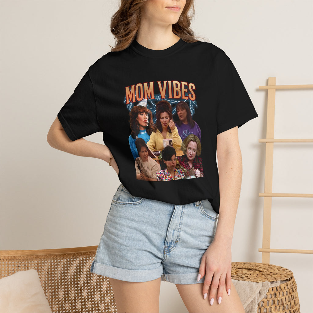 Mom Vibes Graphic T-Shirt — Retro Mom Squad Vintage Style Tee