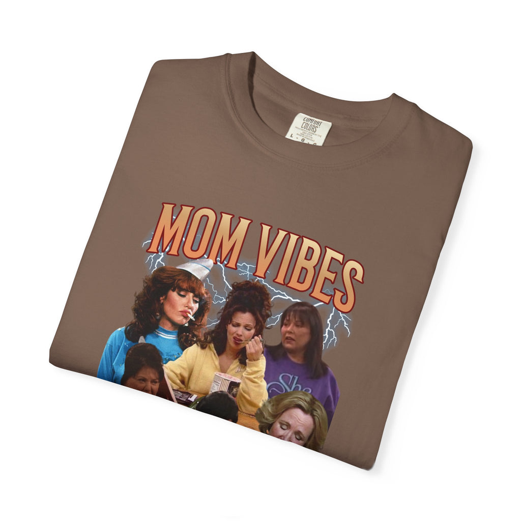 Mom Vibes Graphic T-Shirt — Retro Mom Squad Vintage Style Tee