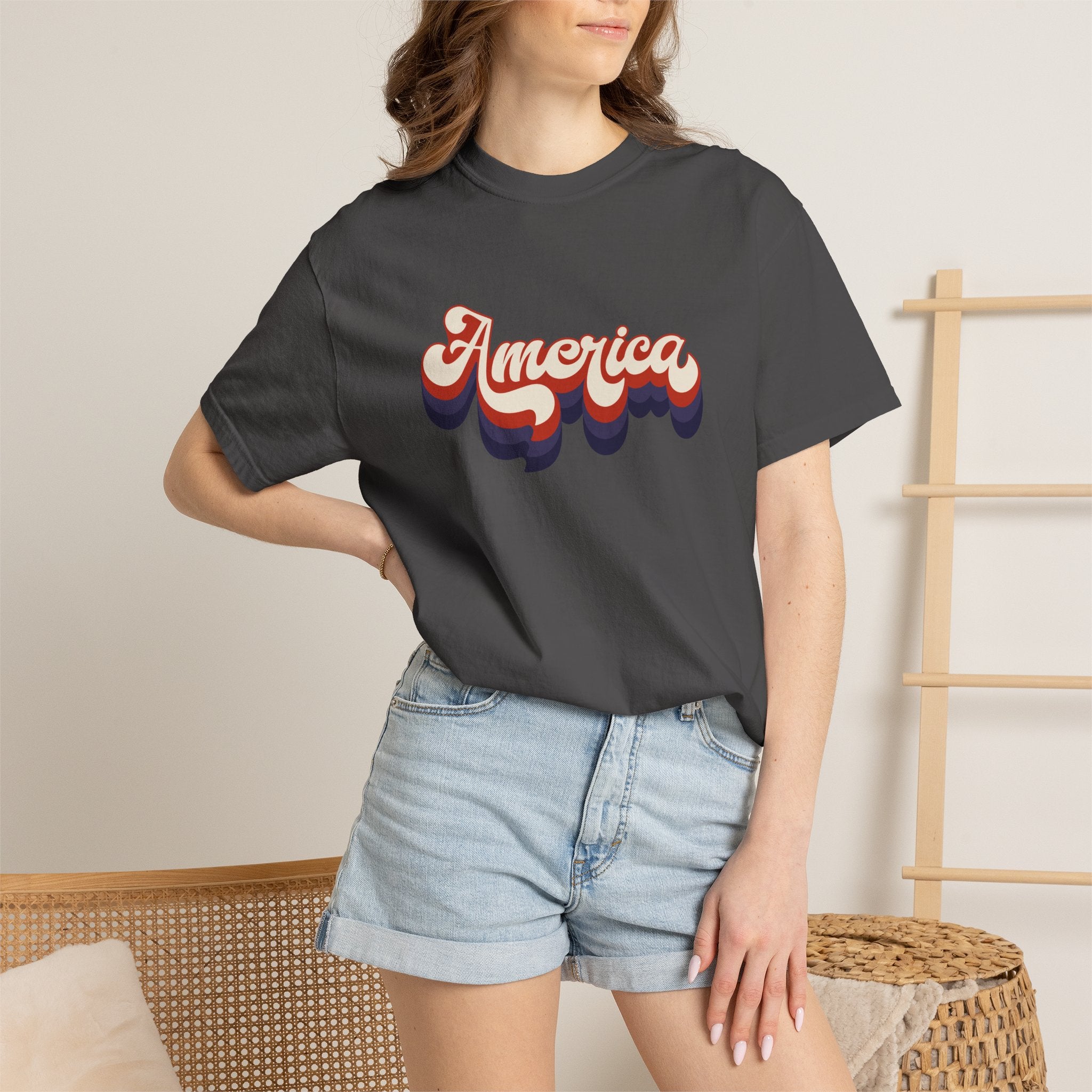 Retro 'America' T-Shirt — Vintage 70s Patriotic Graphic Tee